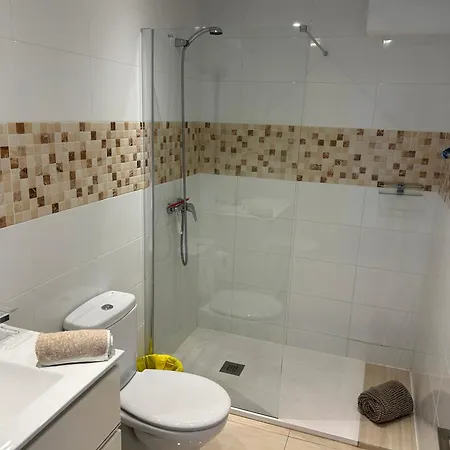 Stunning 1 Bedroom Apartment